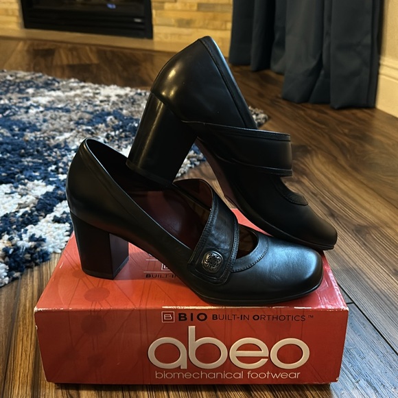NEW Abeo Bio Ophelia Leather Chunky Block Heel Mary Jane Classic Pumps. Size 7 - Picture 1 of 11
